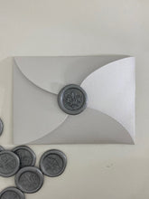 Load image into Gallery viewer, Aida Petal Fold   C6