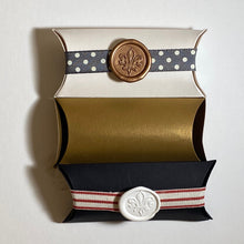 Load image into Gallery viewer, Rectangle Pillow Box Small