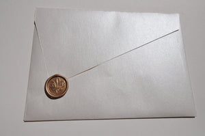 Quartz Asymmetrical Envelope